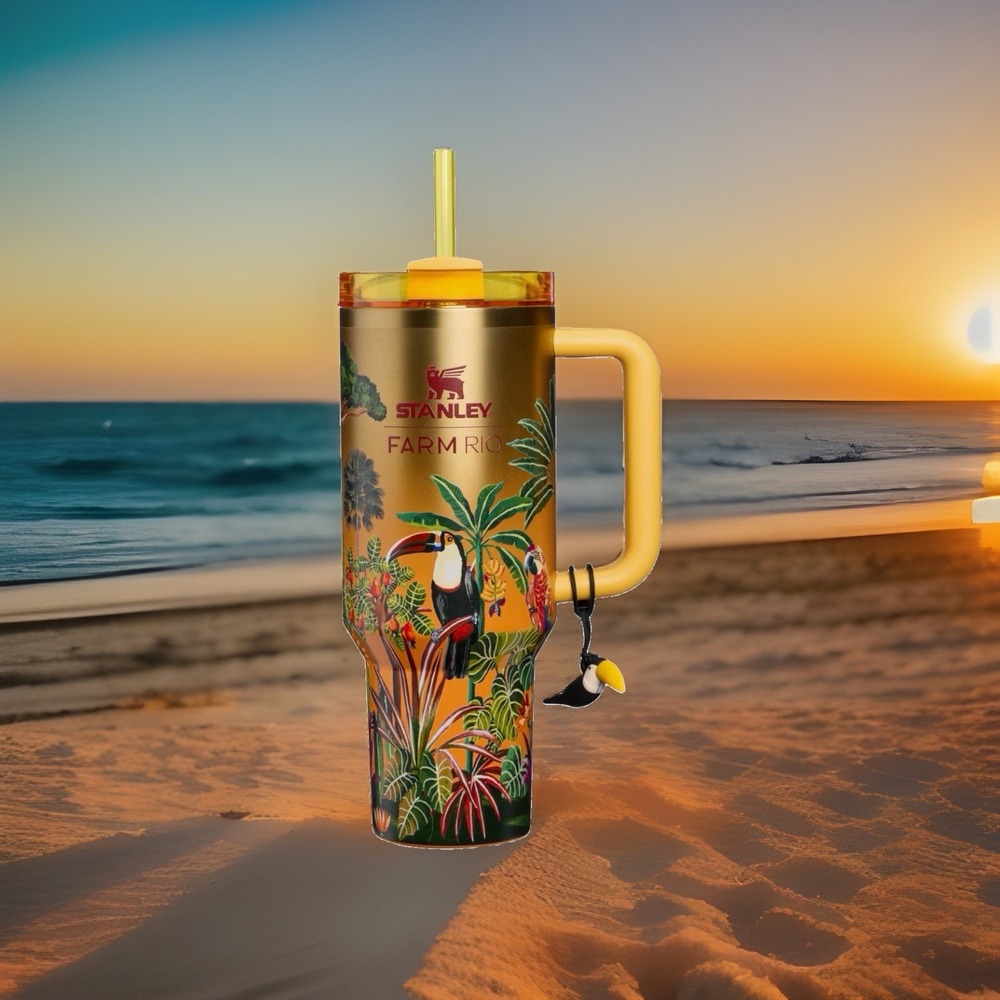 New NIB Stanley Farm Rio Quencher H2.0 Flowstate 40 Oz Toucan Tropical Woods